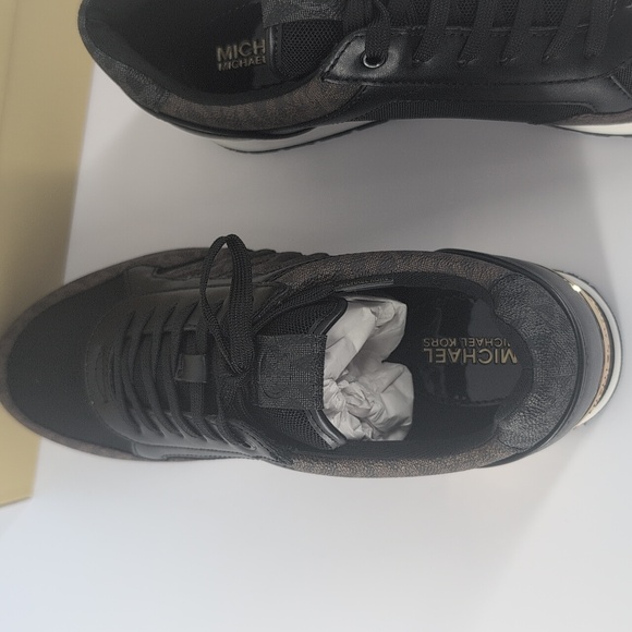 Size 8.5 Michael Kors Maddie Sneakers NEW ! - Picture 5 of 12